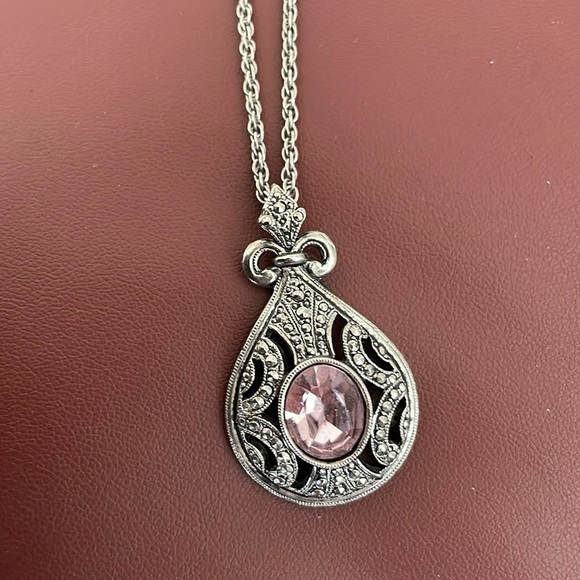 -Deco Style Pendant/ Necklace w / Pink Stone Vintage Avon - Picture 2 of 7